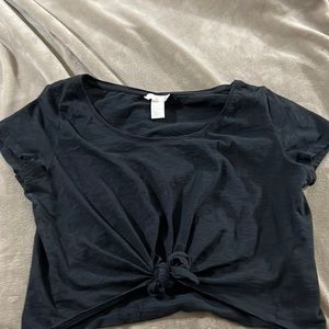 Black short sleeve tie front